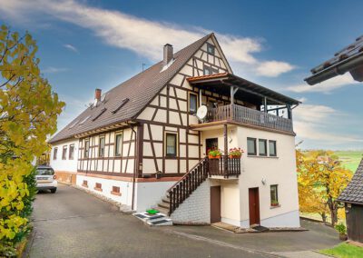 Erbach - Großes, charmantes Fachwerkhaus mit großem Grundstück