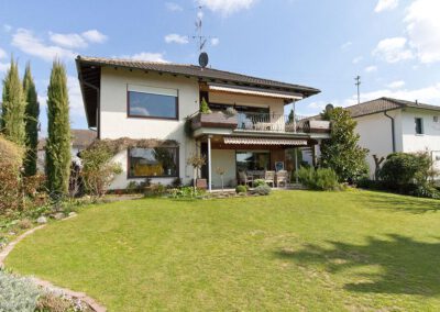 Hirschberg - Sympathische 4-Zimmer-Wohnung mit großem Balkon und Blick in die Rheinebene