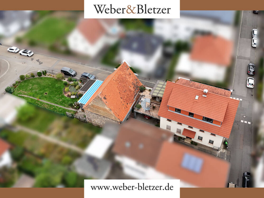 Mehrparteienhaus mit 4 Wohneinheiten, historischer Scheune & großem Garten in bester Lage!, 69469 Weinheim / Lützelsachsen, Mehrfamilienhaus